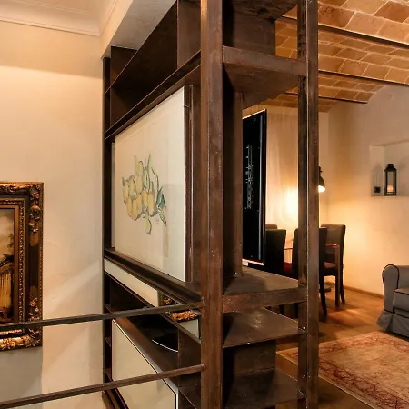 Piazza Venezia Luxury Design Apartment