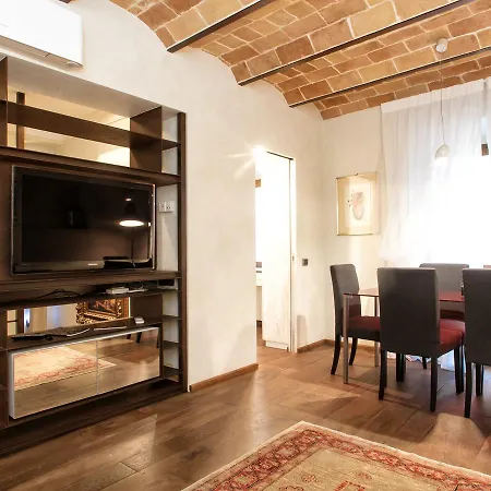 Piazza Venezia Luxury Design Apartment *